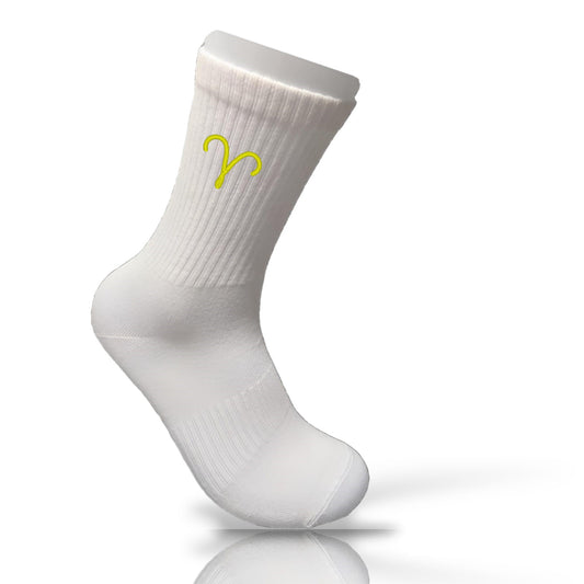 Bambus Sport-Socken mit Sternzeichen Widder-Sign und Wunschtext bestickt